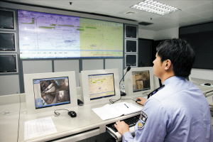 警務(wù)督察對民警和巡邏車輛的巡邏情況進(jìn)行網(wǎng)上督察 警務(wù)督察對民警和巡邏車輛的巡邏情況進(jìn)行網(wǎng)上督察